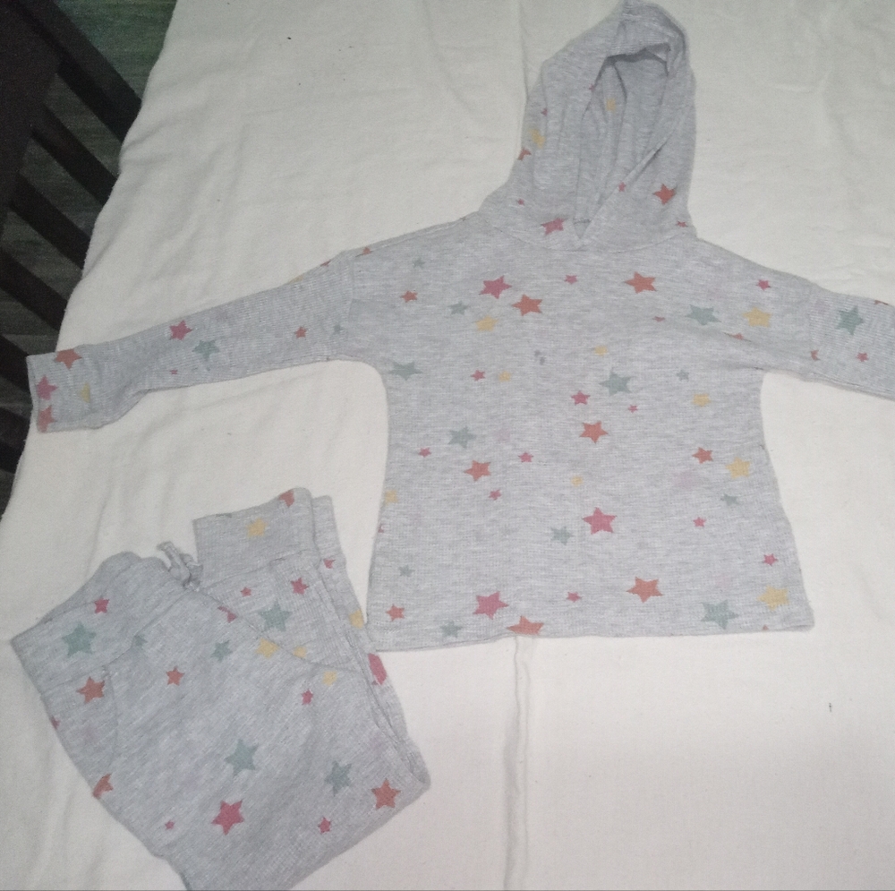 Girls athletic/casual outfit